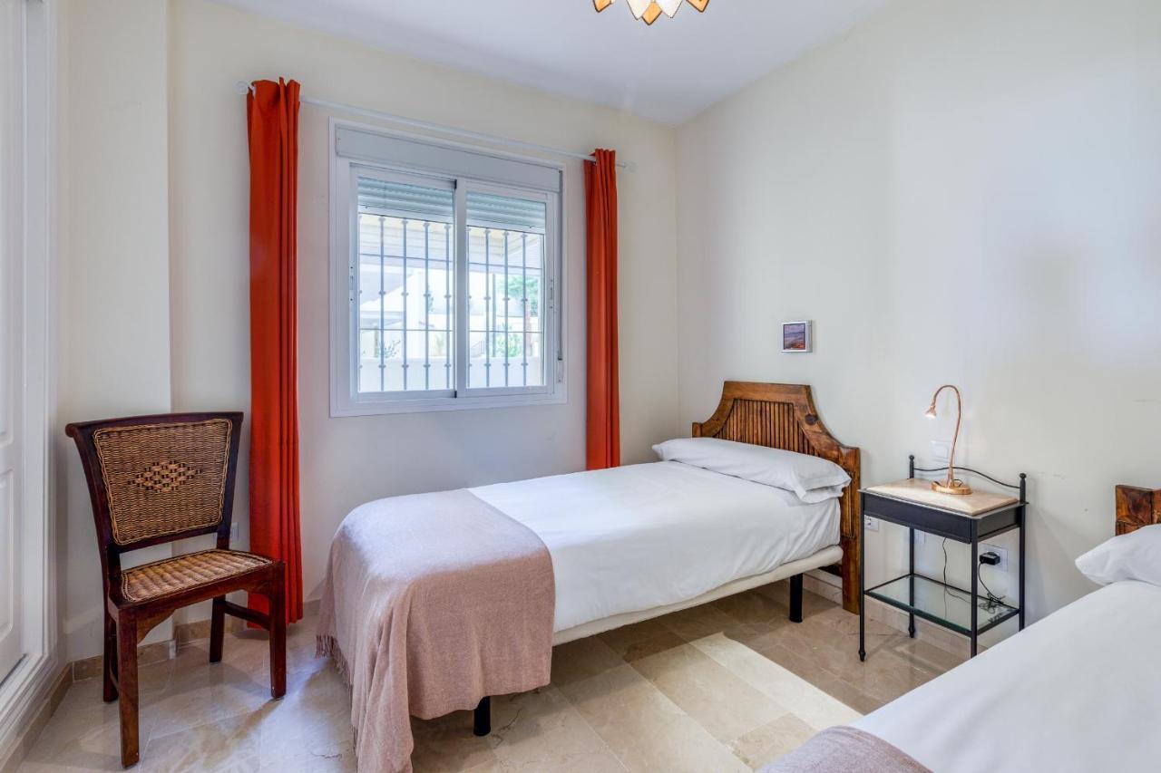 Hanami Puerto Alto Pa 4-12 Apartment Estepona
